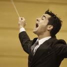 Rafael Agull� Albors, en pleno esfuerzo de direcci�n de la banda. 