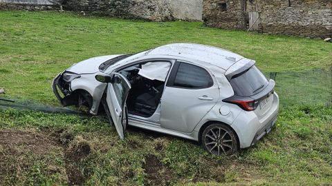 Salida de v&iacute;a con una mujer herida en Barreiros