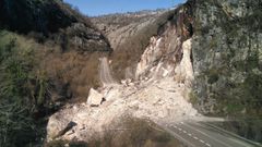 El gran argallo que cort� la v�a de acceso a trav�s del Corredor del Nal�n en marzo