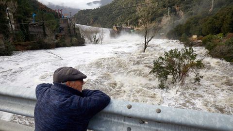 El ro Ter, a su paso por la presa del Pasteral en el municipio de La Cellera de Ter (Gerona)