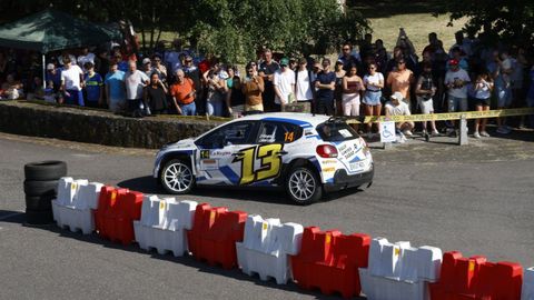 El Rali de Ourense ya est� en marcha.La primera especial depar� una dura batalla y gran ambiente en Amoeiro