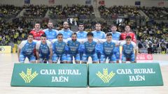 El Noia Portus Apostoli antes de jugar con el Ja�n en el Olivo Arena.