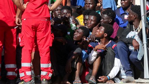 Migrantes, en la isla italiana de Lampedusa.