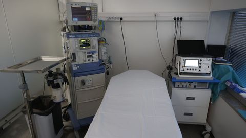 Sala en la que se practica la terapia electroconvulsiva en la Unidad de Depresin Resistente del hospital de Oza en A Corua.