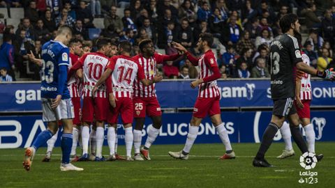 Javi Hern�ndez y Champagne despu�s del gol del Almer�a