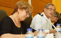 Bel�n Lendoiro, edila de Facenda, y Evencio Ferrero, alcalde, ayer, durante la sesi�n plenaria. 