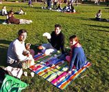 Roge (centro) y Lara (derecha) se marcharon a Londres en el 2012, donde a�n residen. 