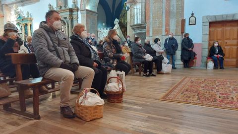 Algunos asistentes llevaron las rosquillas en cestas