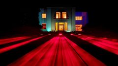 Detalle de la espectacular instalaci�n creada alrededor de la arquitectura de la Fundaci�n Serralves.