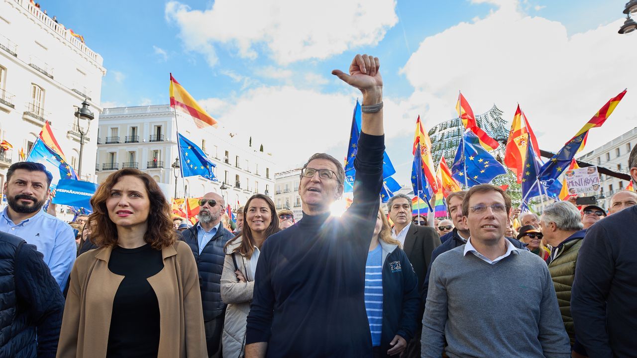Cientos de miles de personas acuden a la llamada del PP para mostrar su ...
