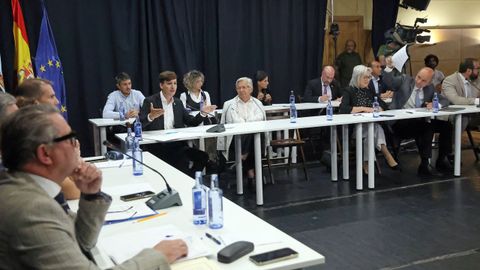 PLENO MOCION DE CENSURA EN EL CONCELLO DE RIBEIRA, DONDE LUIS PEREZ BARRAL ALCALDE DEL BNG CEDE EL BASTON DE MANDO A LA NUEVA ALCALDESA MARIA JOSE SAMPEDRO CANDIDATA DEL PP, PRIMERA MUJER EN ESTE PUESTO.