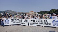 En agosto hubo una multitudinaria manifestacin para reclamar la recuperacin de frecuencias del AVE en A Gudia.