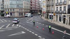 Control de la Polic�a Local de Lugo en la entrada de la Avenida da Coru�a