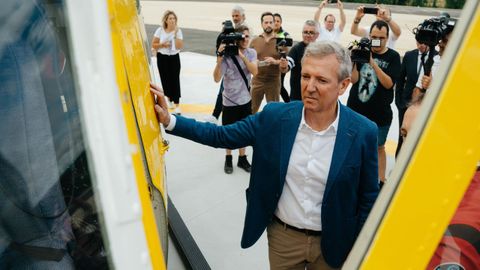 El presidente de la Xunta, Alfonso Rueda, en la visita a la instalaciones