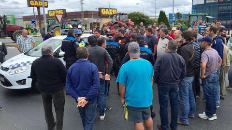 La Polic�a interviene en una protesta sin autorizar en O Ceao