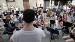 Alumnos del conservatorio municipal en una actuaci�n en la calle, en junio del 2018