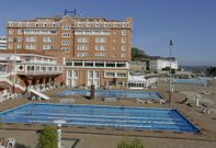 El hotel Finisterre, con La Solana a su lado, fue construido en el a�o 1941. 
