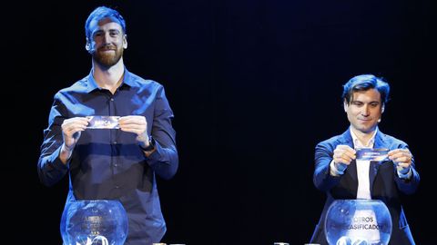 Victor Claver (izquierda) y David Ferrer, durante el sorteo de la Copa del Rey de baloncesto.