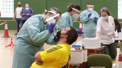 Feijoo lamenta que cada vez menos gente acuda a los cribados