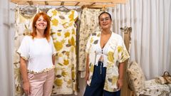 Ant�a Vargas y Ux�a Benlloch, dos de las due�as de Las Flores de Greta, en el local, en Vigo