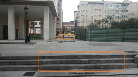 Lugares de la plaza de Juan Pablo II donde la asociaci�n vecinal Activa Ciudad Naranco pide rampas y barandillas