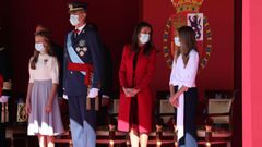 La reina Letizia rompe la tradici�n en la fiesta del 12O