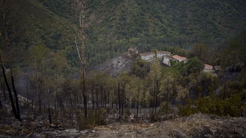 El poblado de A Chaira (Pantn), construido por Iberdrola junto para los trabajadores de las centrales hidroelctricas del Sil, fotografiado desde la carretera que lleva de Ferreira de Pantn a Nogueira de Ramun