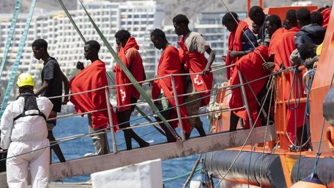 Migrantes llegados a Arguineguín, en la isla de Gran Canaria, y rescatados por Salvamento Marítimo el pasado 24 de agosto