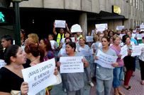 Manifestaci�n del personal de limpieza en el entorno del Xeral.