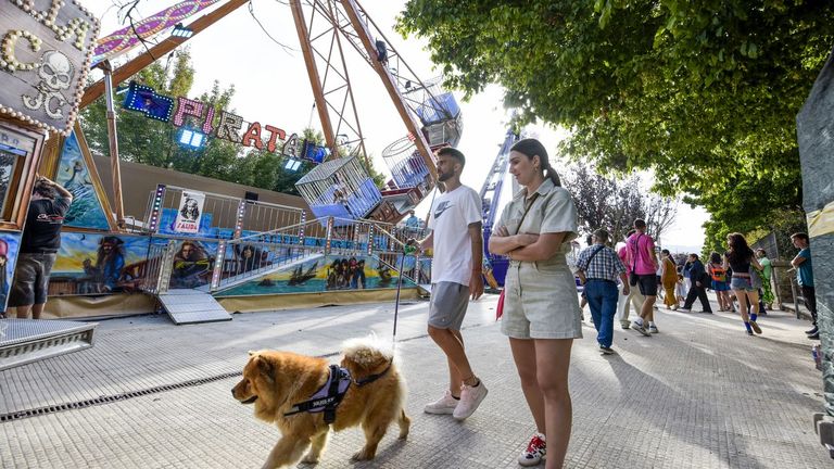 La apertura de las atracciones este viernes por la tarde en Pontevedra marc&oacute; el arranque de las Festa da Peregrina 2026