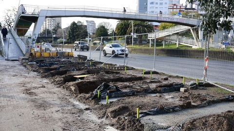 Comienzan las obras para renovar la pasarela entre estaciones de A Coru�a