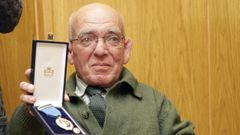 Jos� Mar�a M�ndez L�pez recibi� la Medalla de Oro al M�rito en el Trabajo en el 2011 en reconocimiento a su labor en favor de las personas con discapacidad