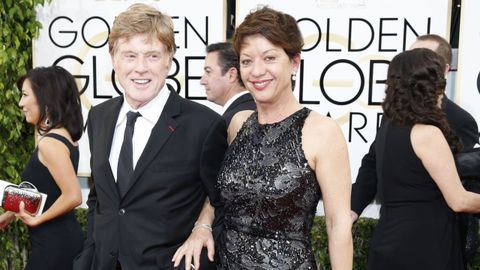 Robert Redford y su mujer, en los Globos de Oro del 2014, en California