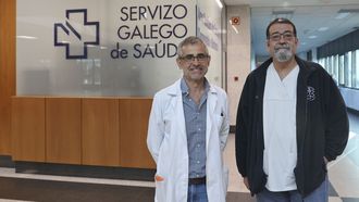 Jos&eacute; G&oacute;mez Rial y Pl&aacute;cido May&aacute;n, jefes de los servicios de inmunolog&iacute;a y urgencias, recibir&aacute;n a los profesionales entre mayo y junio