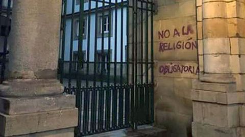 Pintadas en las iglesias de Avils.Pintadas en las iglesias de Avils 