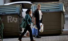 Los vecinos hab�an demandado en mayo reubicar los contenedores, contiguos al paso de peatones.