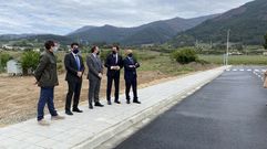 Rubial, Aln, Comesaa, Fernndez y Baltar en la visita al solar donde se construir el nuevo centro de salud de A Ra