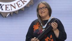 Bego�a Valdomar recibiendo la Medalla de Ouro de Galicia en la edici�n del a�o pasado.