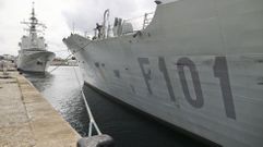 Dos fragatas F-100, atracadas en Ferrol, en foto de archivo