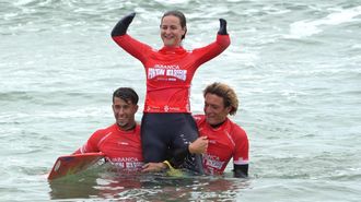 Sarah Almagro tras ganar la prueba de surf adaptado del Abanca Pant�n Classic