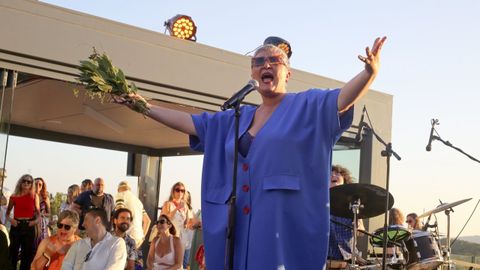 A Pedreira actuar na praza de Mazarelos