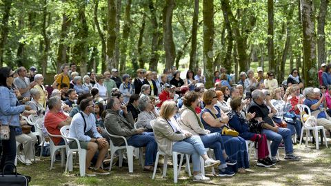 Ambiente na carballeira de Santa Isabel no Convivio da Cultura Galega de Outeiro de Rei