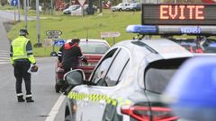 Uno de los controles de tr�fico realizado durante el estado de alarma en los accesos a Lugo
