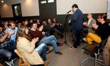 Intervenci�n del concejal Bernardo Fraga, con Jorquera a la derecha, ayer en el Conservatorio.