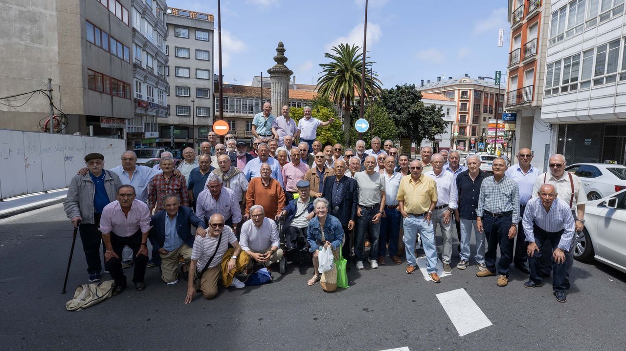 Reencuentro de los Amigos de los 50 al son de «Miudiño»