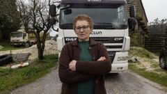 Manuela Blanco, ante uno de los camiones del negocio familiar