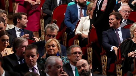Casado y Rivera en la entrega de los premios Pr�ncipe de Asturias, el pasado 19 en Oviedo