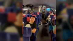 Imagen del interior del tren que estuvo�parado en un t�nel de Tarragona