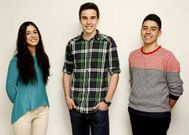 Ant�a de la Fuente, Diego Mourelle y Brais Otero, en la Redacci�n de La Voz de Galicia en Carballo.