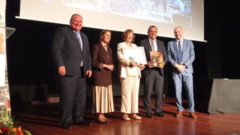 Acto de reconocimiento celebrado en el auditorio veigue�o